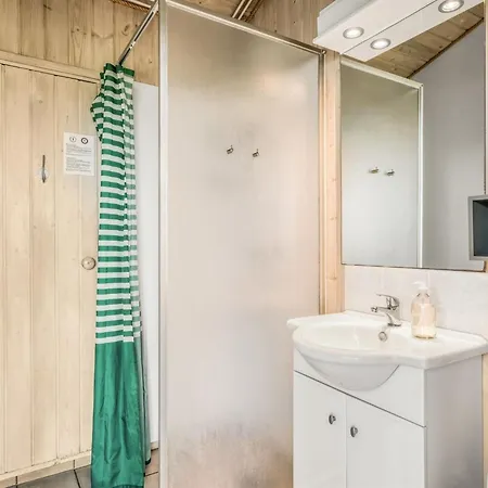 Lillesol - 425m From The Sea By Interhome